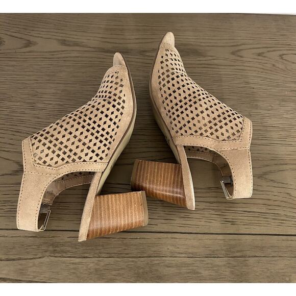 Unisa Ungaila Tan Faux Leather Heeled Slingback Open Toe Sandals Womens 6M - Picture 3 of 6